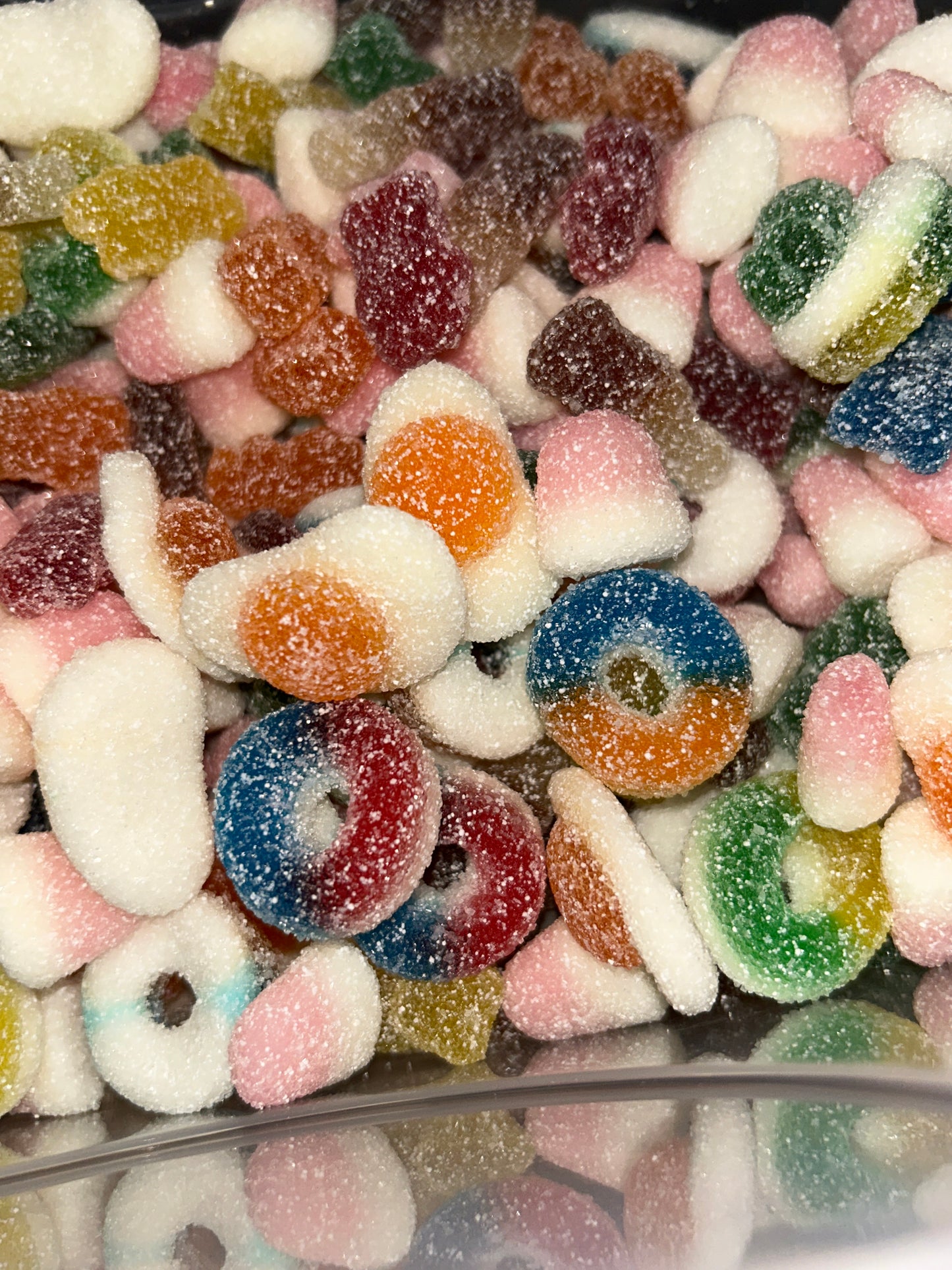 Mini mélange acidulé (œuf,anneaux,cola,ourson,bisous fraise…) #NOUVEAUTÉ (100g)